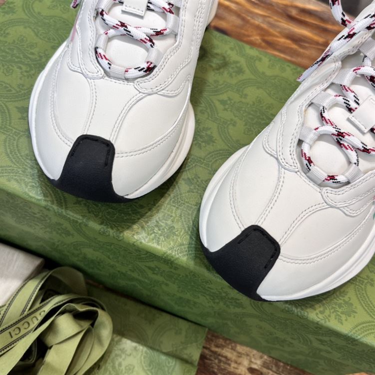 Gvc*1 RUN SIDE-STRIPE SNEAKERS   GCC097