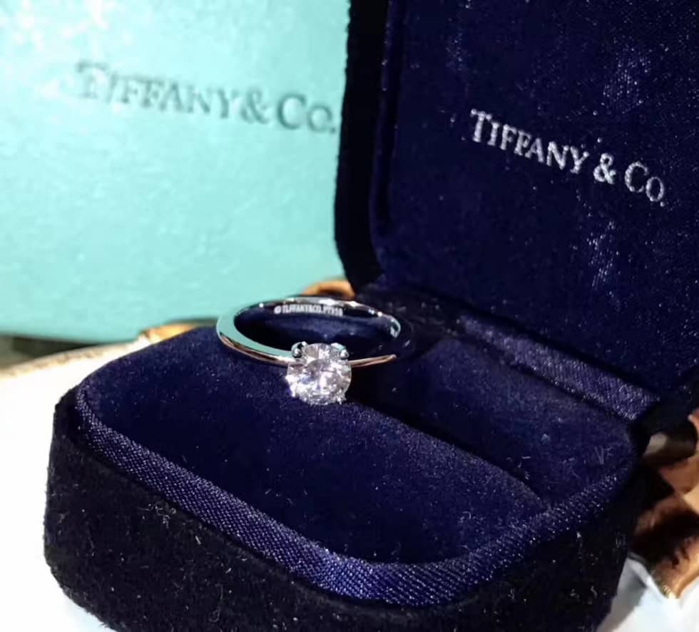 Knockoff T*f*ny Logo Ring