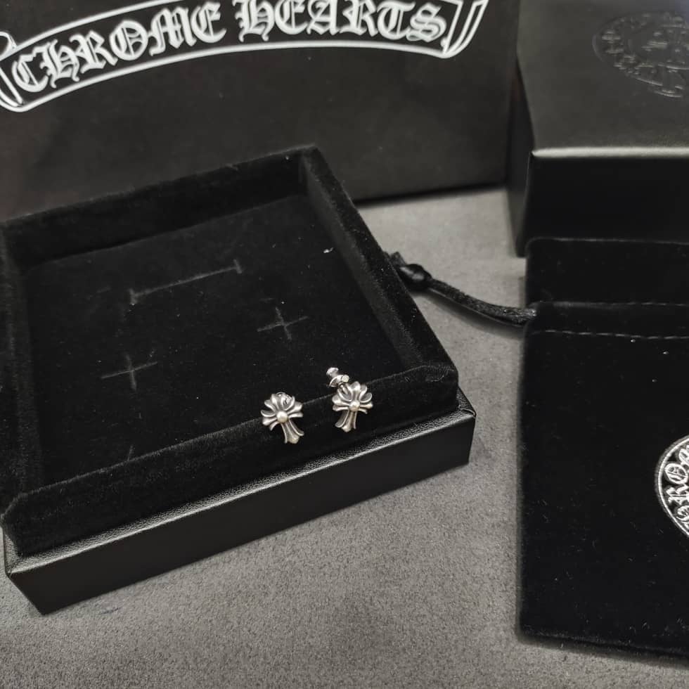 7 Star Ch*0me He**ts Earring