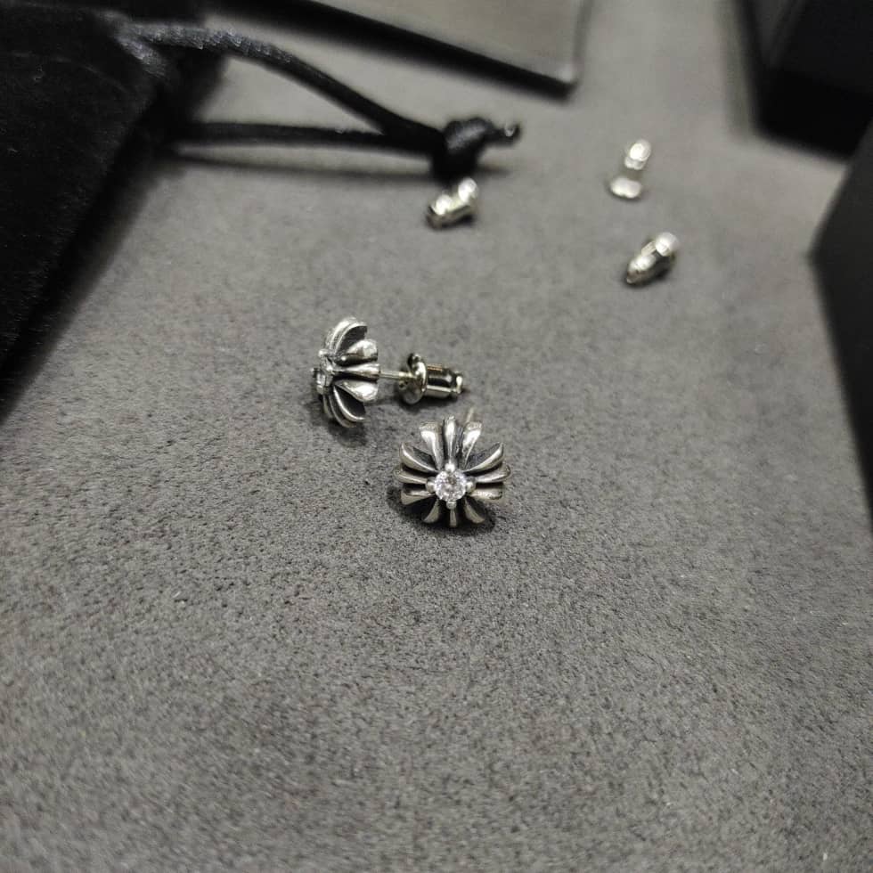 Knockoff Ch*0me He**ts Logo Earring