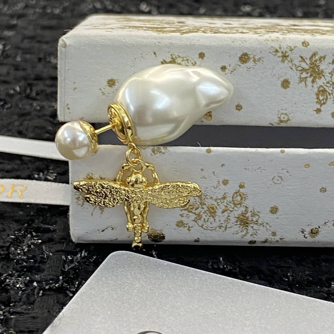 7 Star Chr1st1an D10r Earring