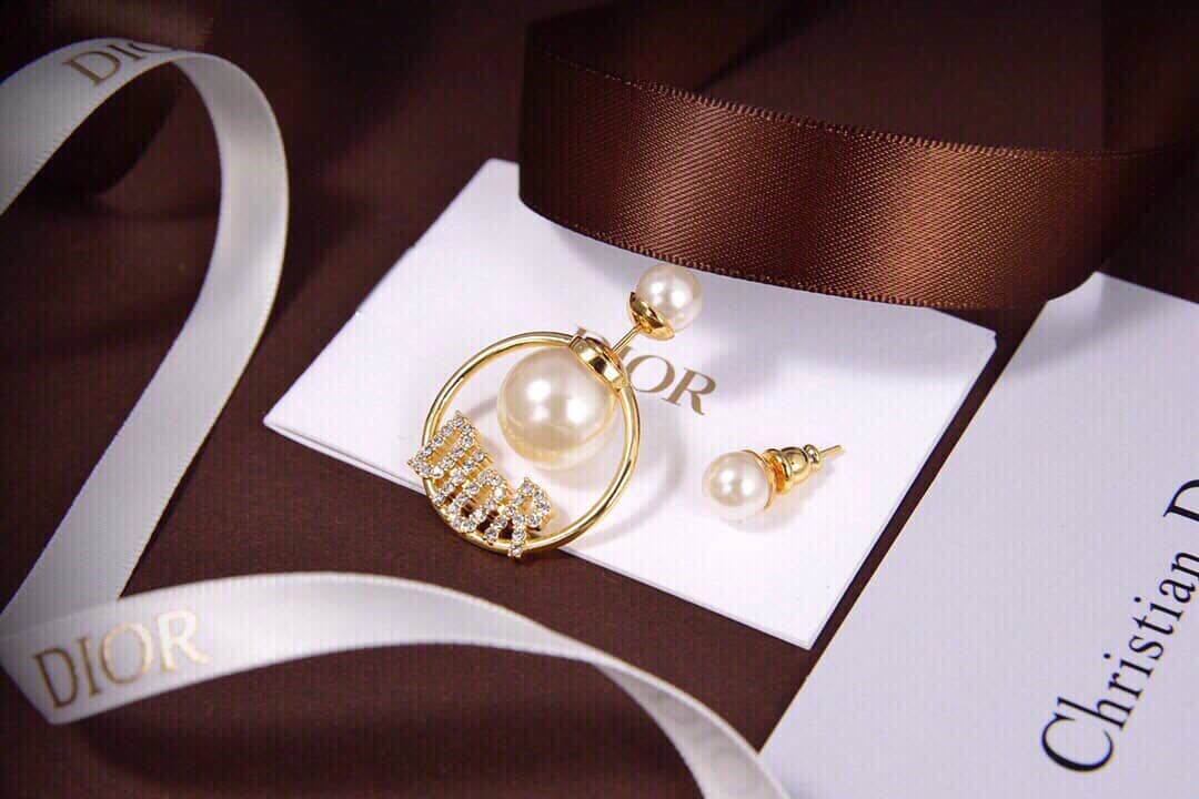 7 Star Chr1st1an D10r Earring