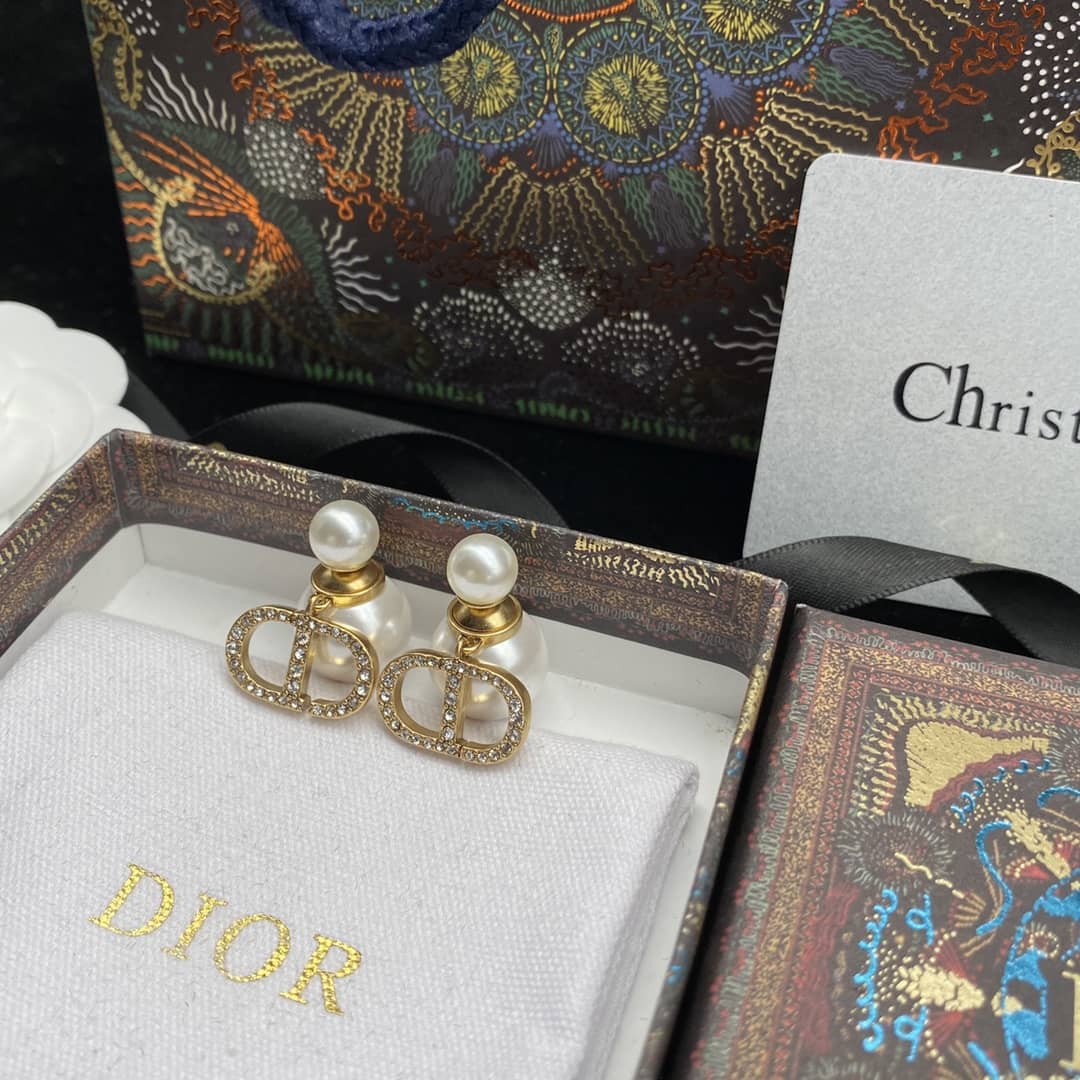 Top Quality Chr1st1an D10r Earring