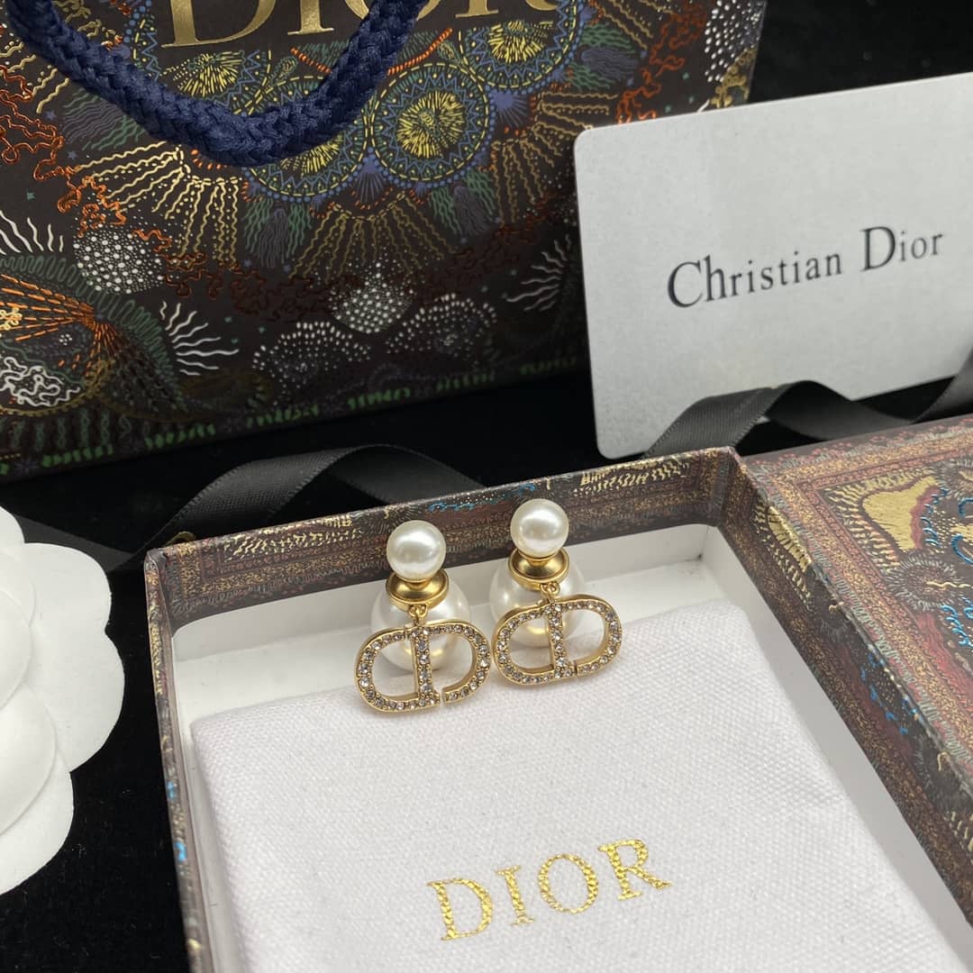 Top Quality Chr1st1an D10r Earring