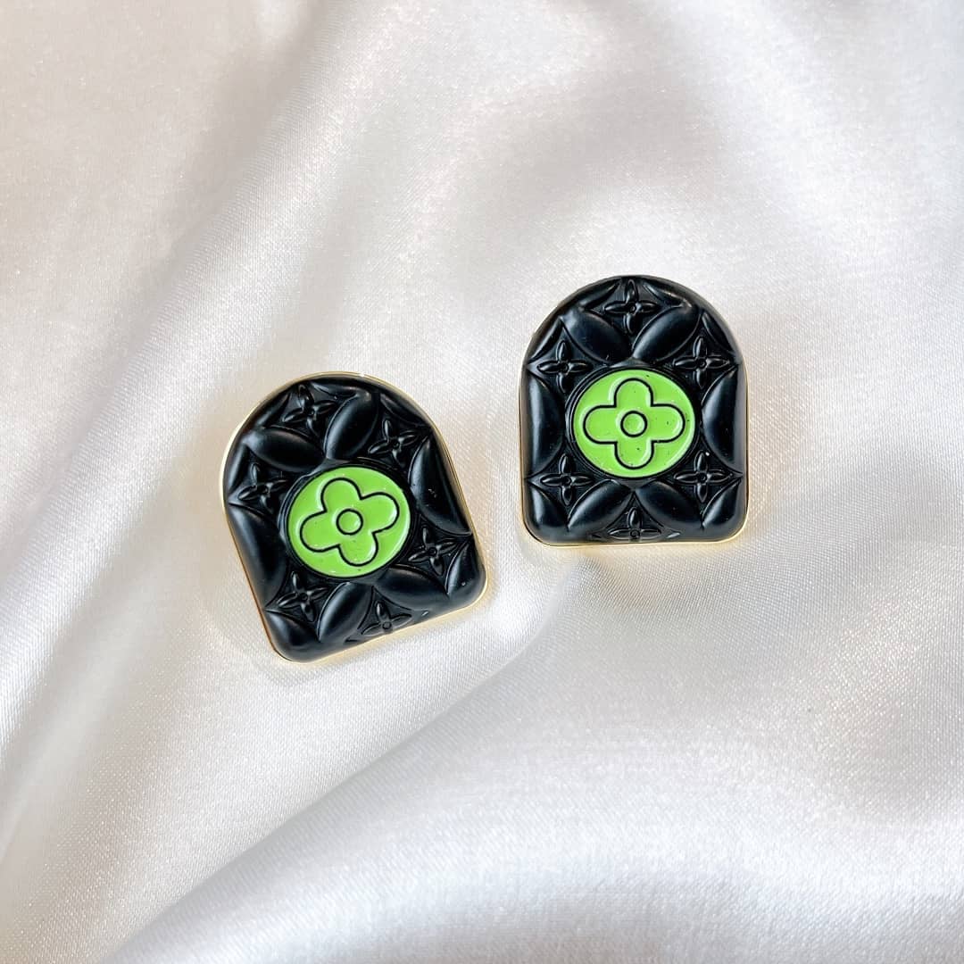 Fake L0vis Vvtt0n Logo Earring