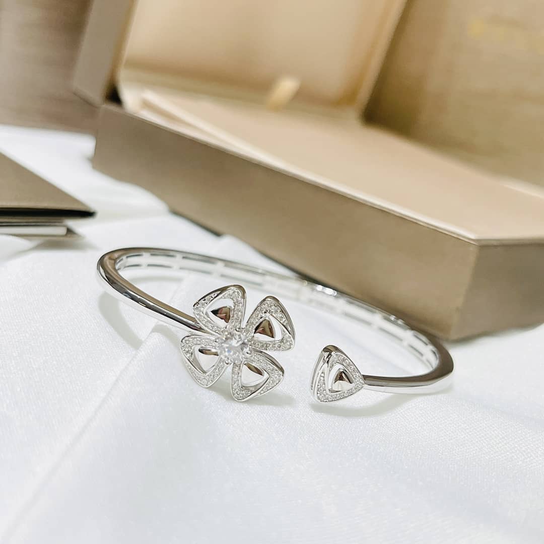 Knockoff Bv1g*ai Logo Bracelet