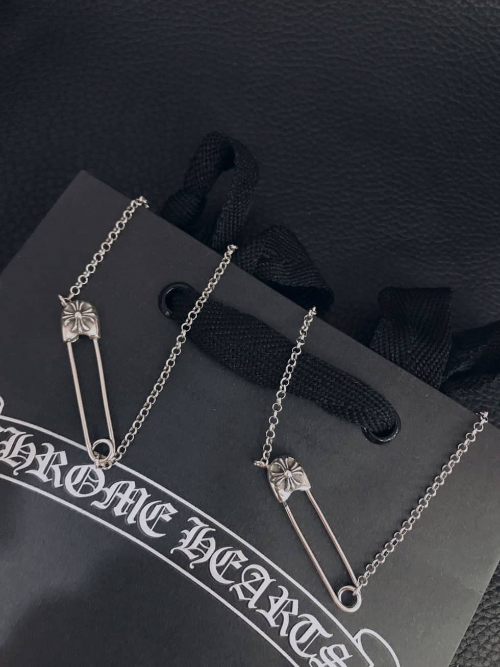 High Quality Ch*0me He**ts Necklace