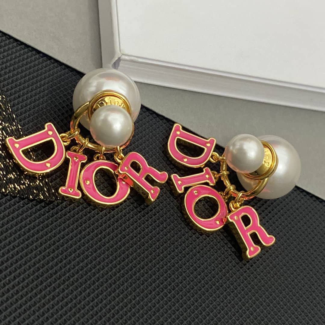 Best Chr1st1an D10r Classic Earring