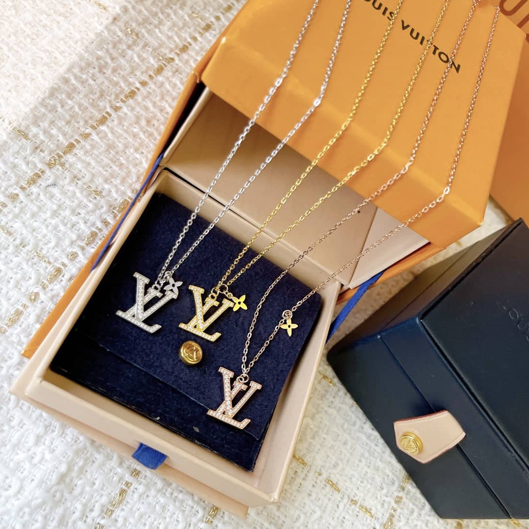 Wholesale L0vis Vvtt0n AAA+ Necklace