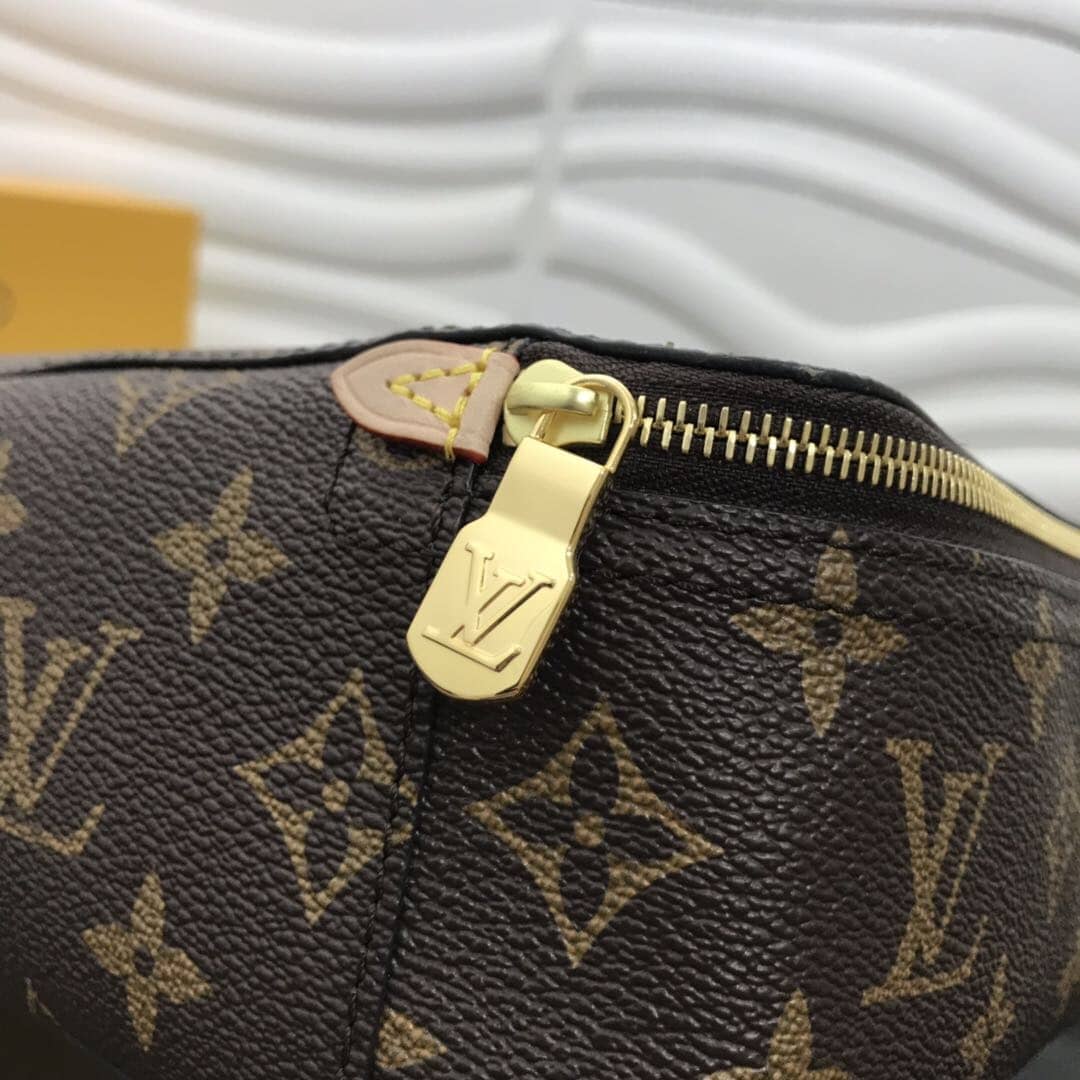 L0vis Vvtt0n Monogram Packing Cube PM Replica
