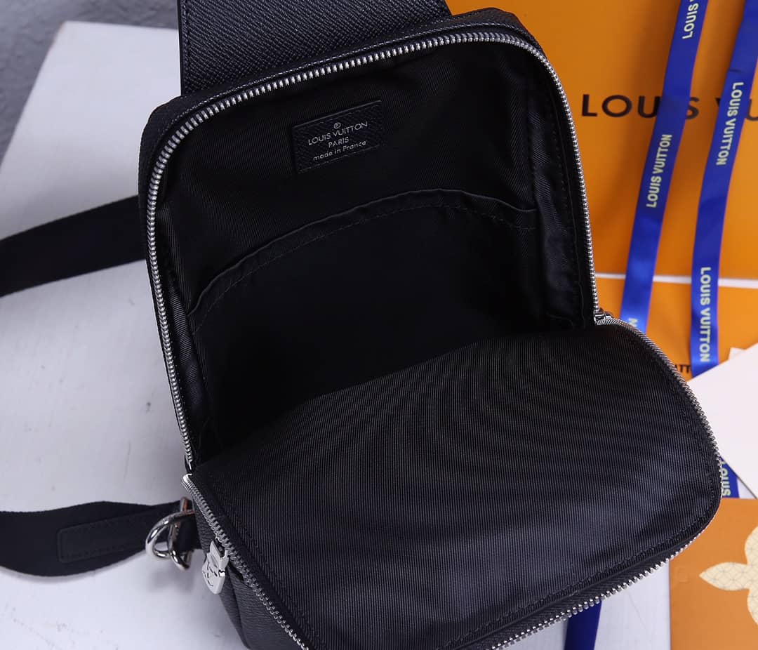 L0vis Vvtt0n Avenue Taiga Leather Replica Sling Bag M30443