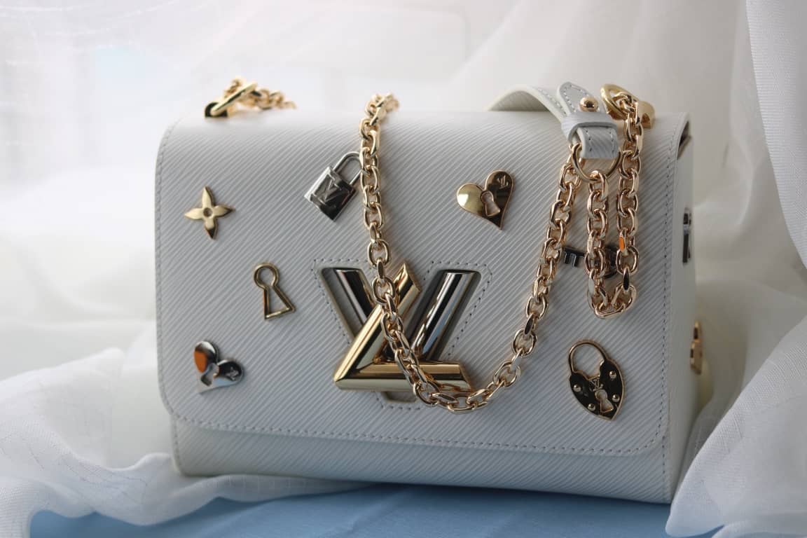 L0vis Vvtt0n Twist Epi Handbag Replica