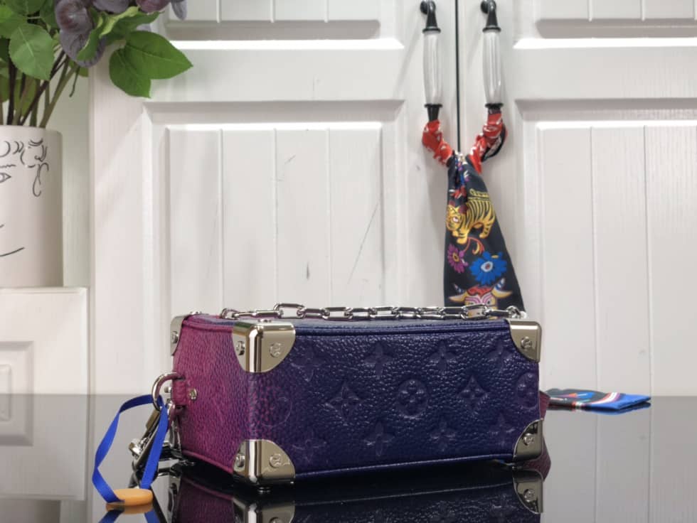 L0vis Vvtt0n Mini Soft Trunk Taurillon Blue/Pink M81219 Replica Shoulder Bag