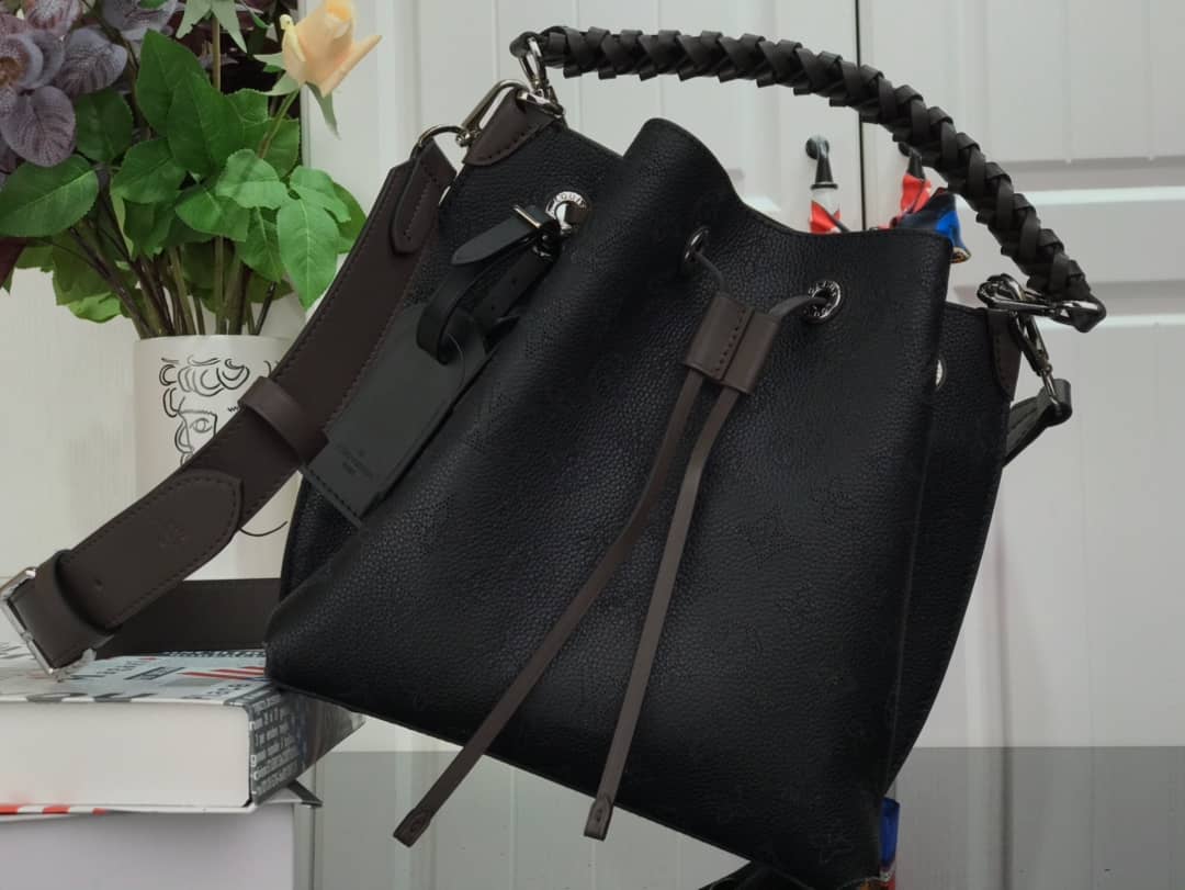 L0vis Vvtt0n Mahina Muria Replica Handbag Black M55801