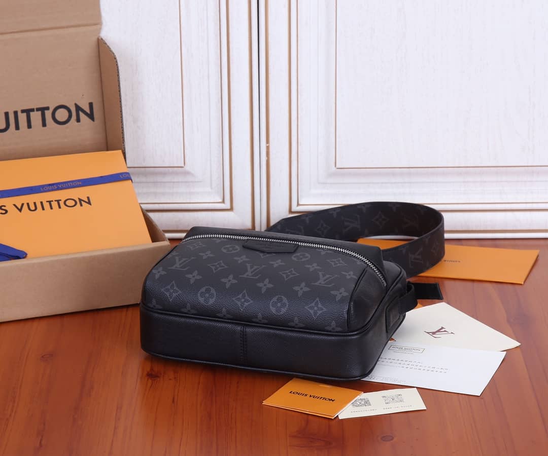 L0vis Vvtt0n Taigarama Canvas Messenger Bag Replica M30233