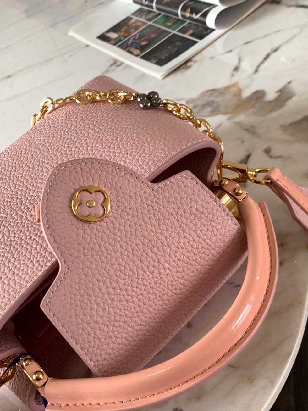 L0vis Vvtt0n Capucines Mini Tote M80239 Replica Crossbody Bag