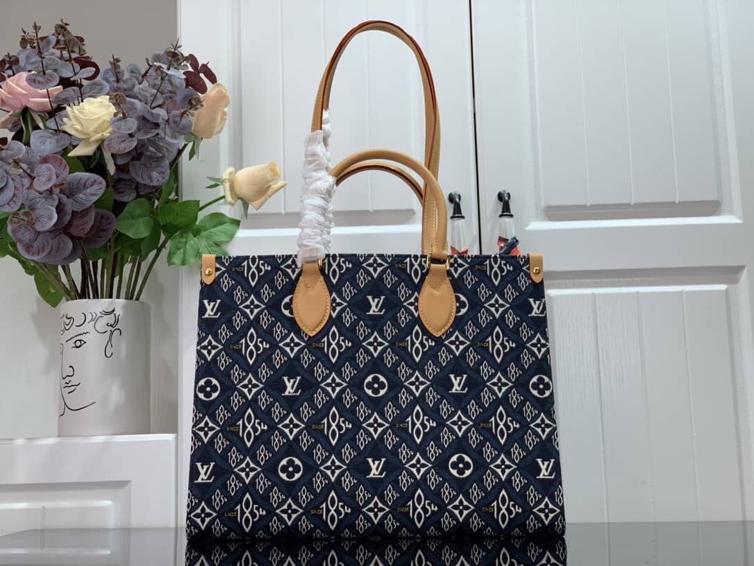 L0vis Vvtt0n Since 1854 Onthego MM Tote Replica M57396