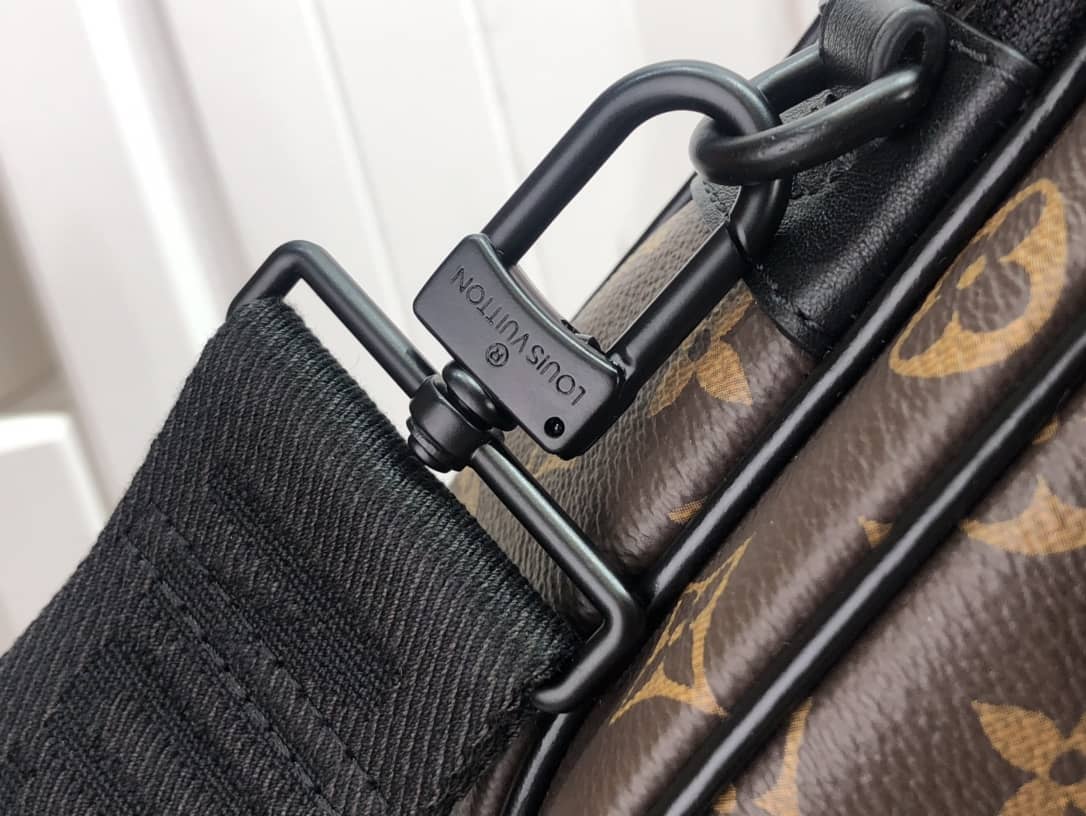 L0vis Vvtt0n Monogram Macassar S Lock Messenger Bag Replica M45863