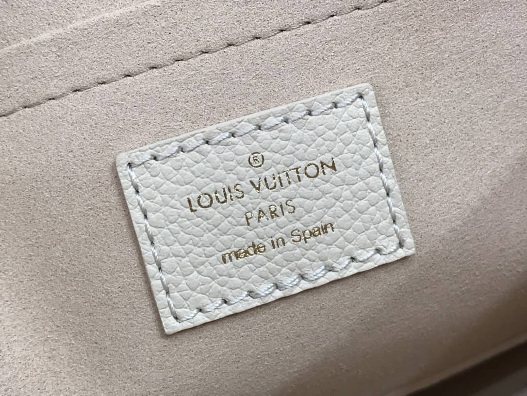 L0vis Vvtt0n Pochette Discovery Compact Replica Wallet White M57630