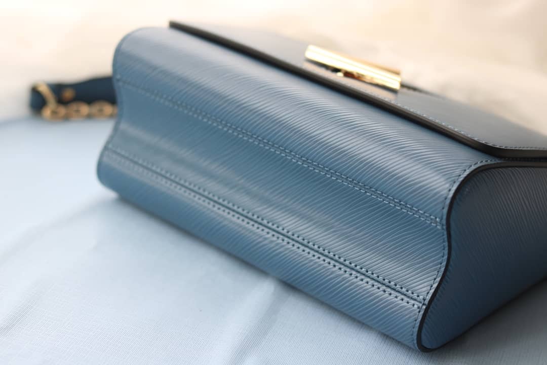 L0vis Vvtt0n Twist Bag Blue Replica M50281