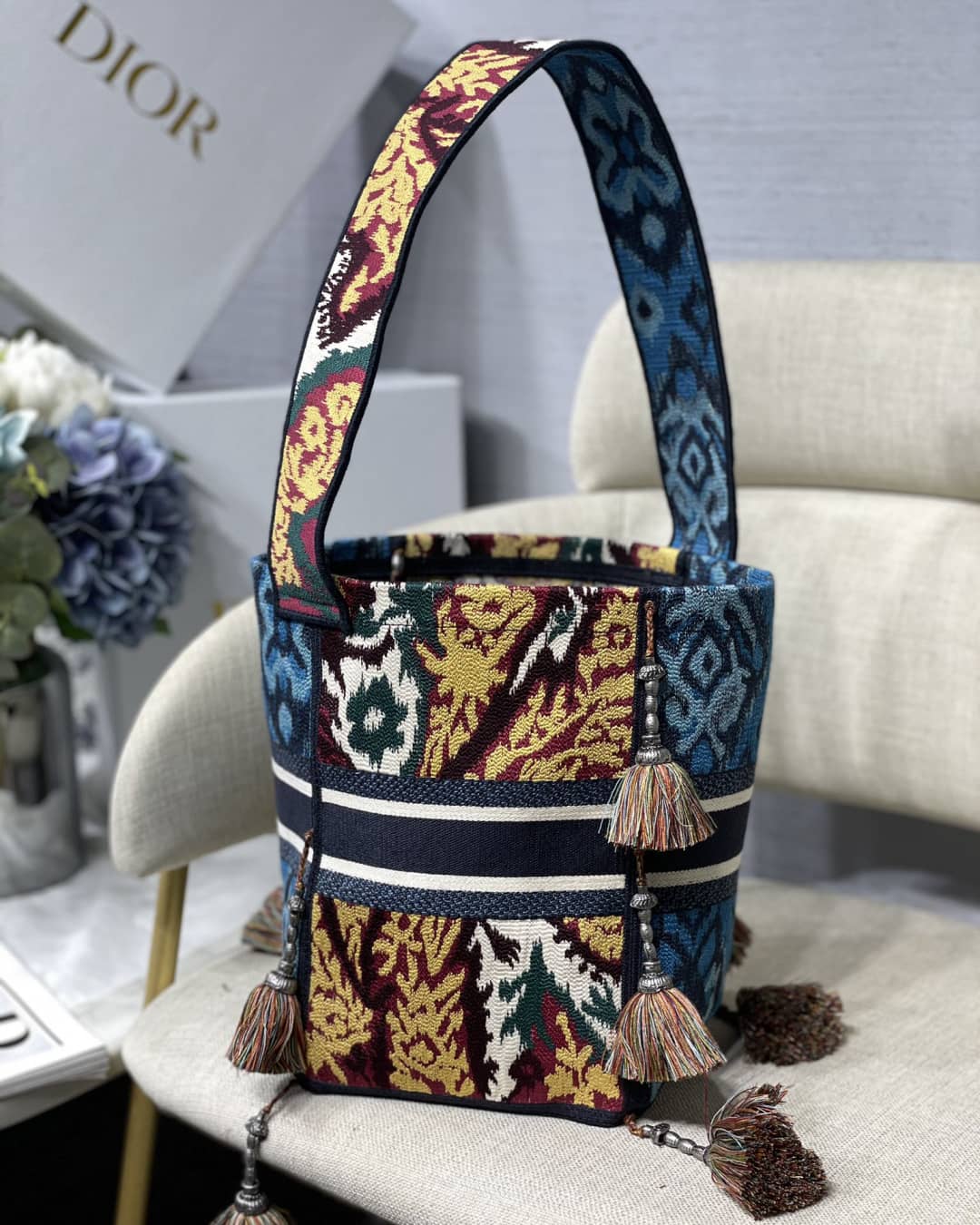 Chr1st1an D10r CD Bubble Embroidered Replica Bucket Bag