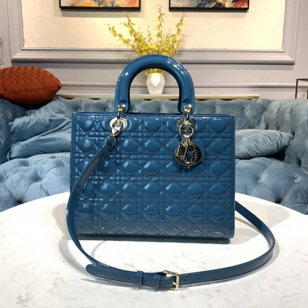 Chr1st1an D10r Lady D10r 32CM Replica Bag