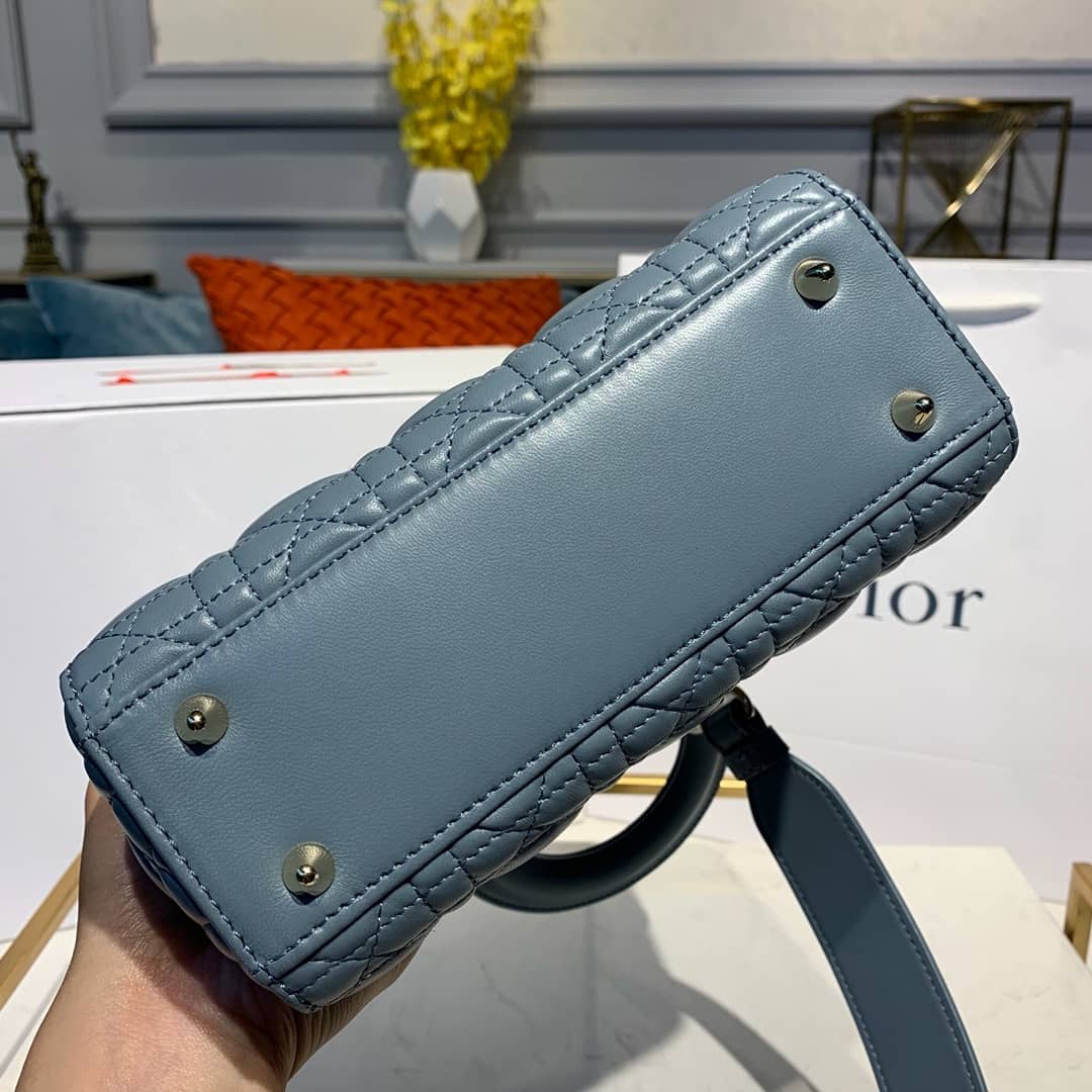 Chr1st1an D10r Lady D10r 20CM Replica Bag