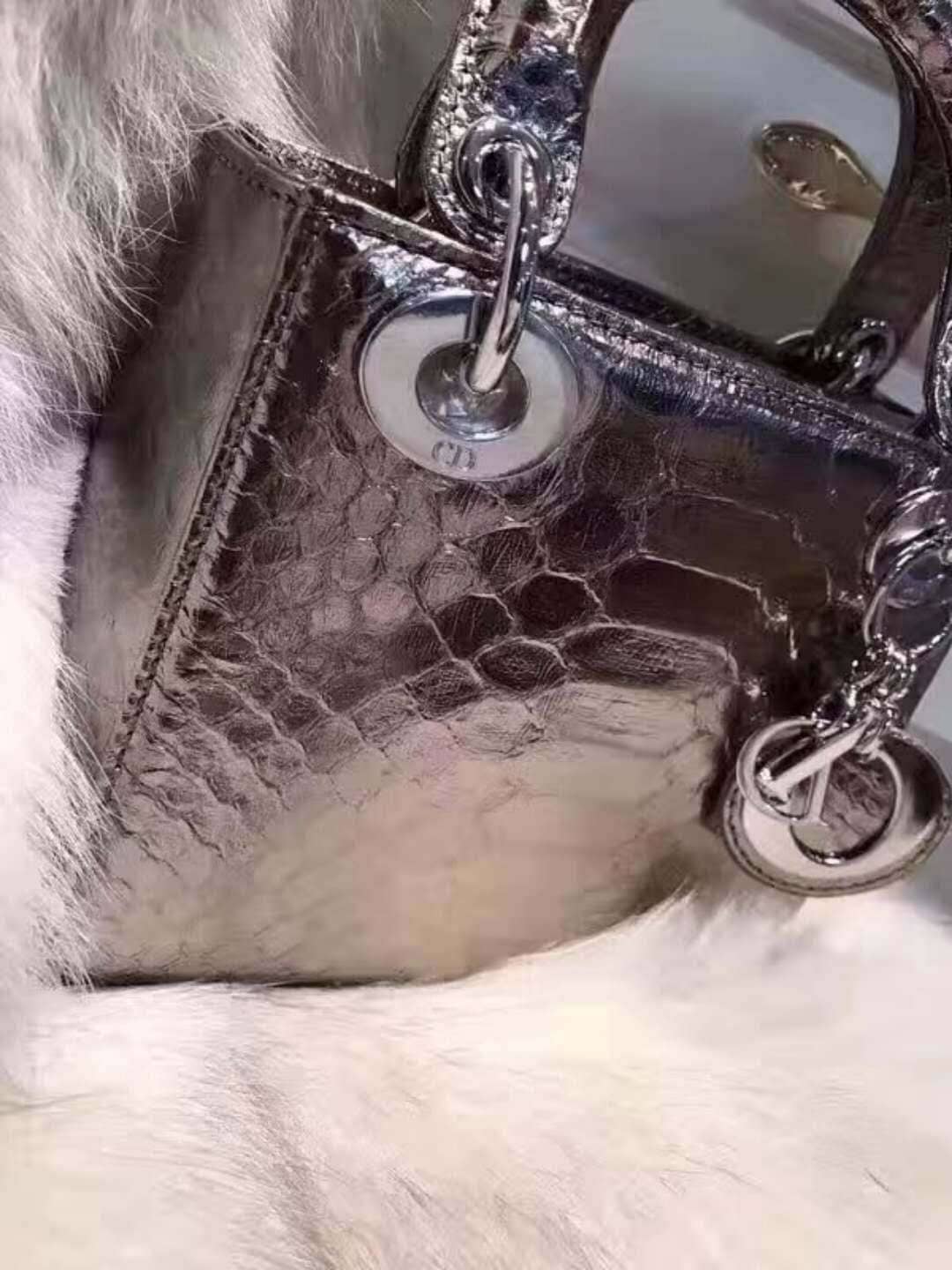 Chr1st1an D10r Lady D10r 17CM Replica Bag