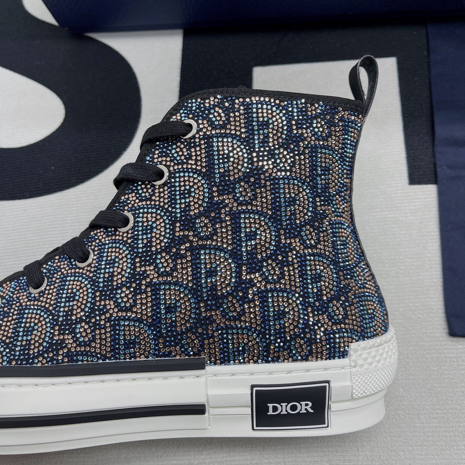 D10r B23 High Top Sneaker 18
