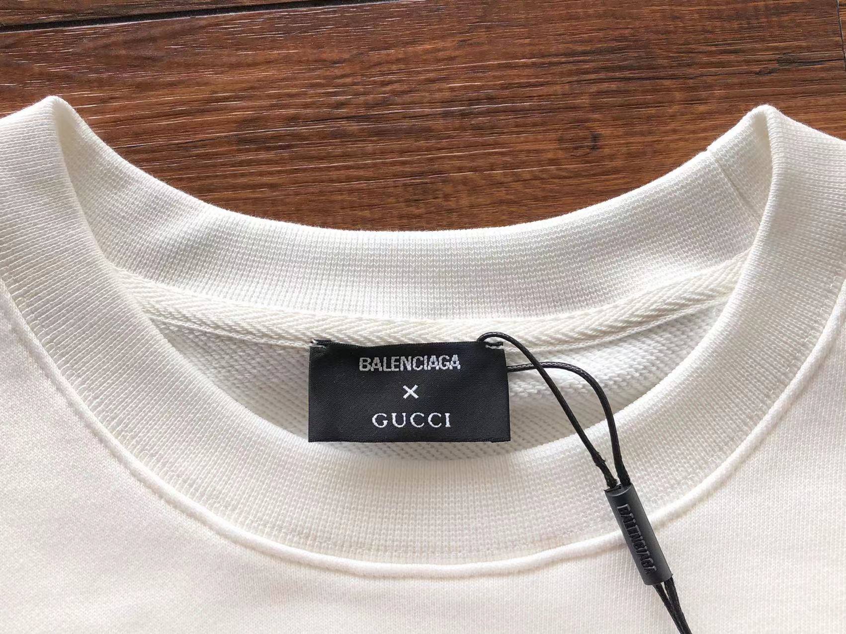 Gvc*1 x Ba1en*iaga Sweatshirt