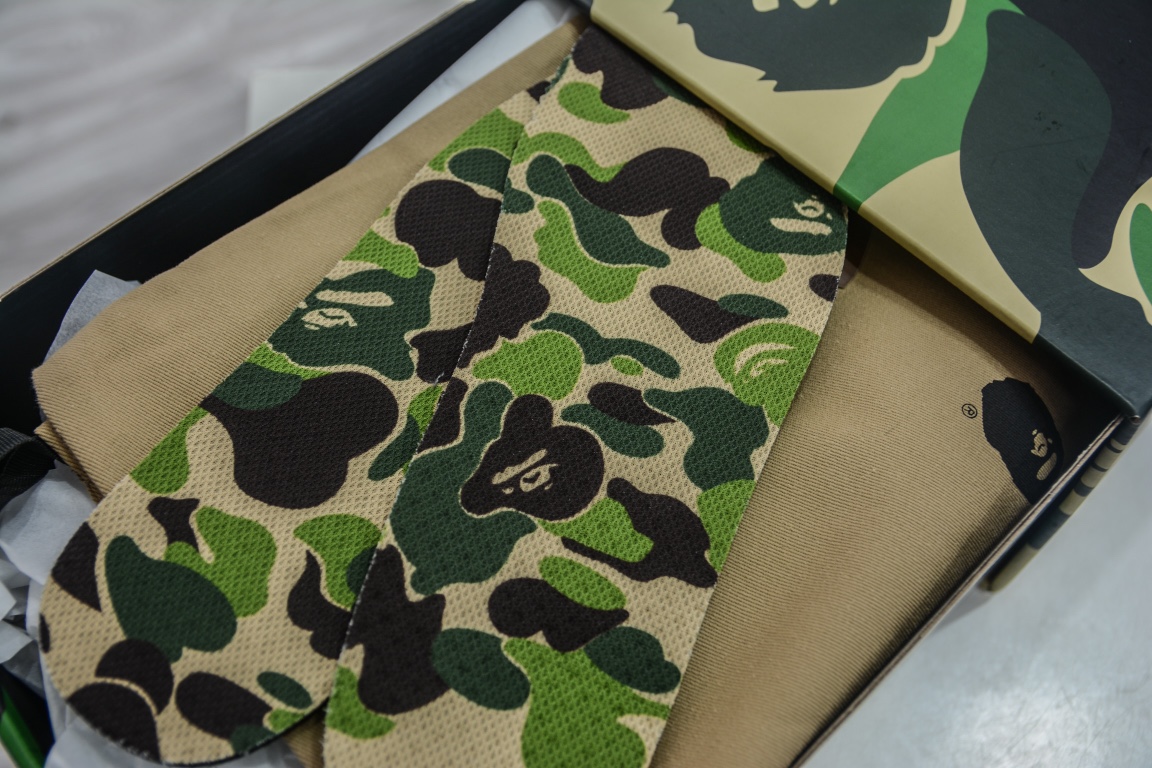 A Bathing Ape Bape SK8 Sta Wheat Red