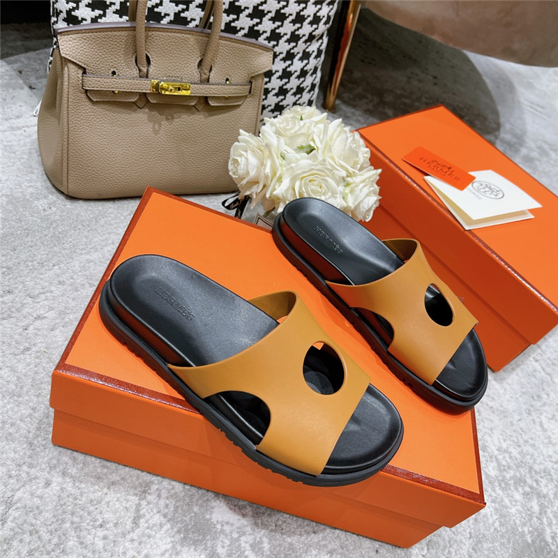 H**me5 platform slippers