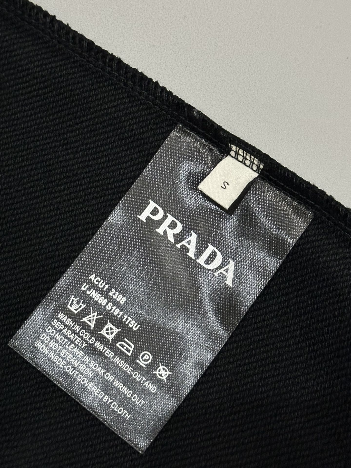 Pra*a Hoodie