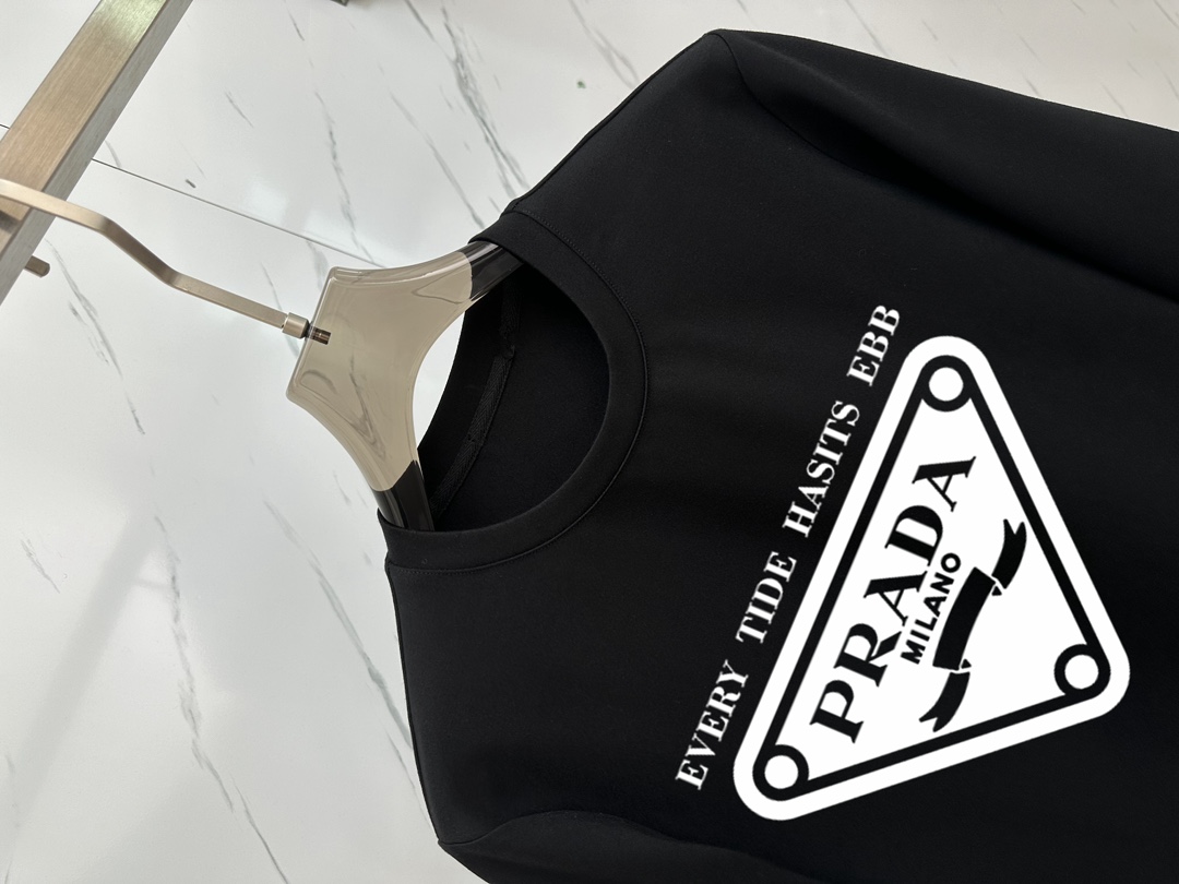 Pra*a Hoodie