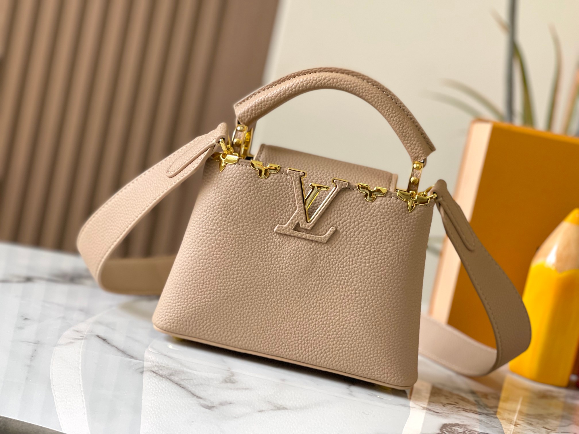 L0vis Vvtt0n Apricot Gold Buckle Corolla Hardware Mini Tote