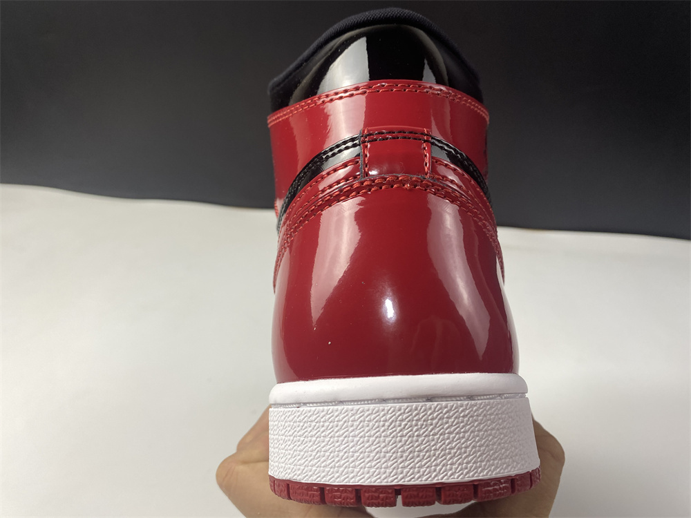 Air Jordan 1 High OG Bred Patent 555088-063