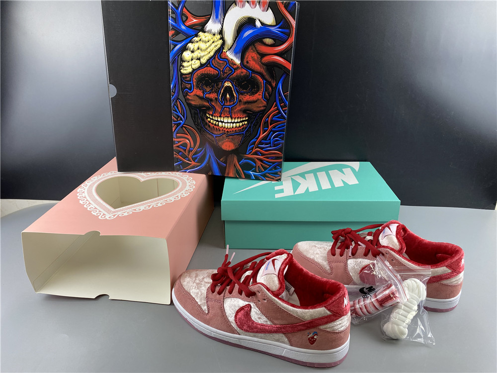 Nike Dunk SB Low CT2552-800