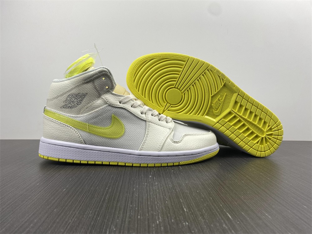 NIKE Air Jordan 1 Mid AJ1  DB2822-107