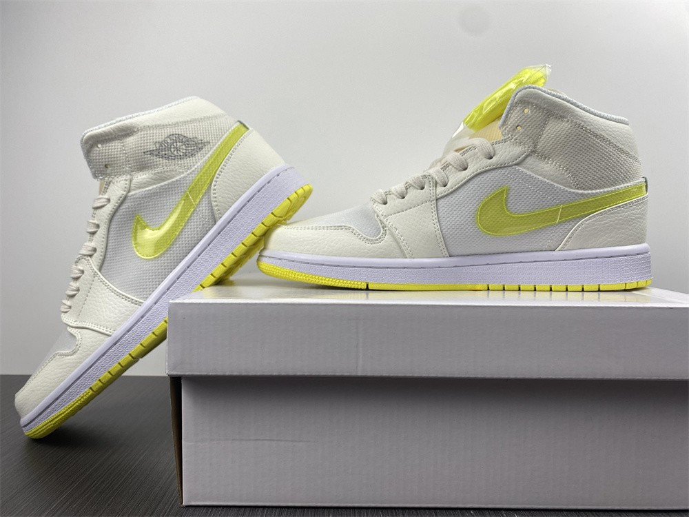 NIKE Air Jordan 1 Mid AJ1  DB2822-107