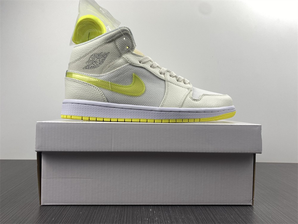 NIKE Air Jordan 1 Mid AJ1  DB2822-107