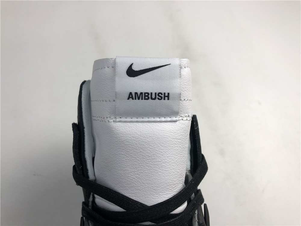 SB DUNK HIGH AMBUSH
