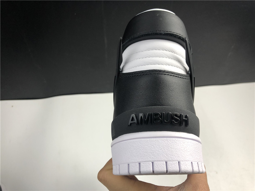 SB DUNK HIGH AMBUSH