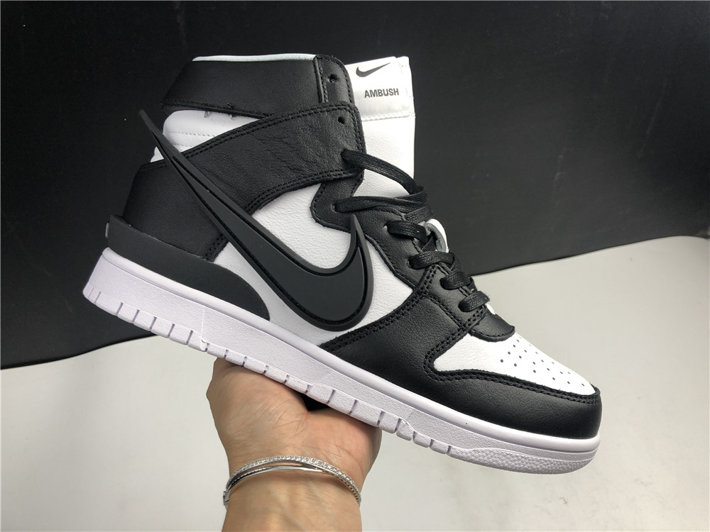 SB DUNK HIGH AMBUSH