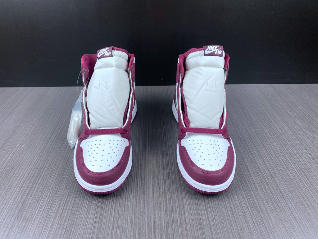 Air Jordan 1 High OG Volt Gold 555088-118