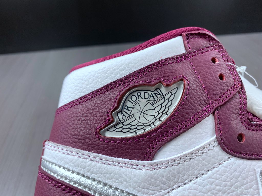 Air Jordan 1 High OG Volt Gold 555088-118