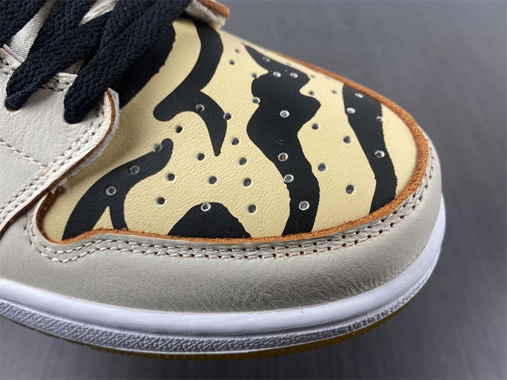 Air Jordan AJ1 Low OG DH6932-100