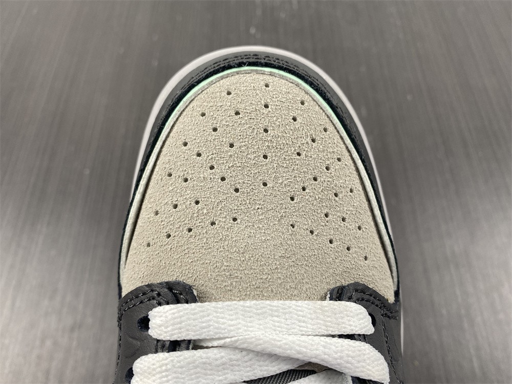 B*APE SNEAKERS