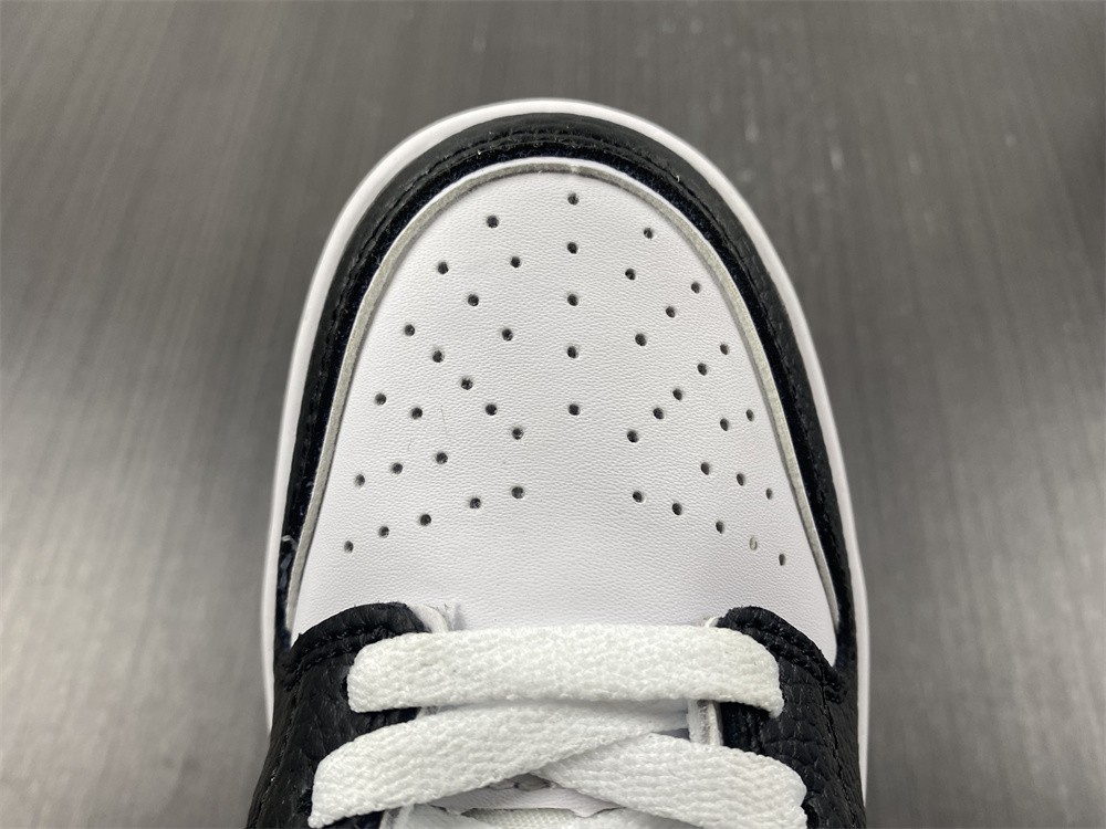 B*APE SNEAKERS