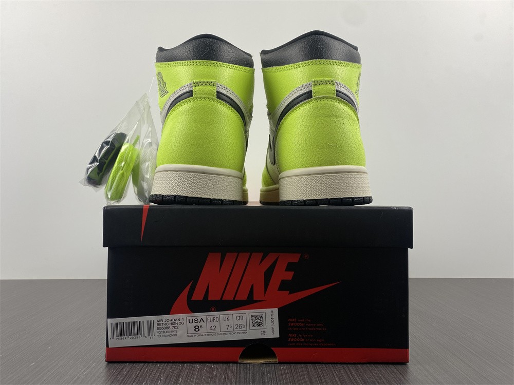Air Jordan 1 Retro High OG 555088-702