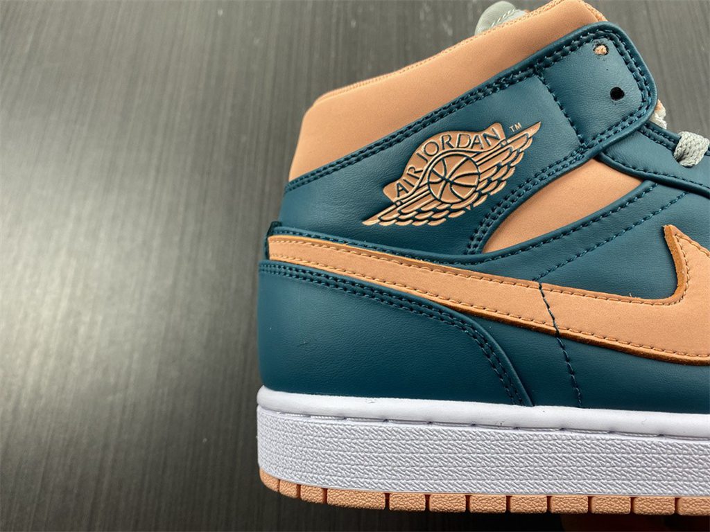 Air Jordan 1 Mid BQ6472-308